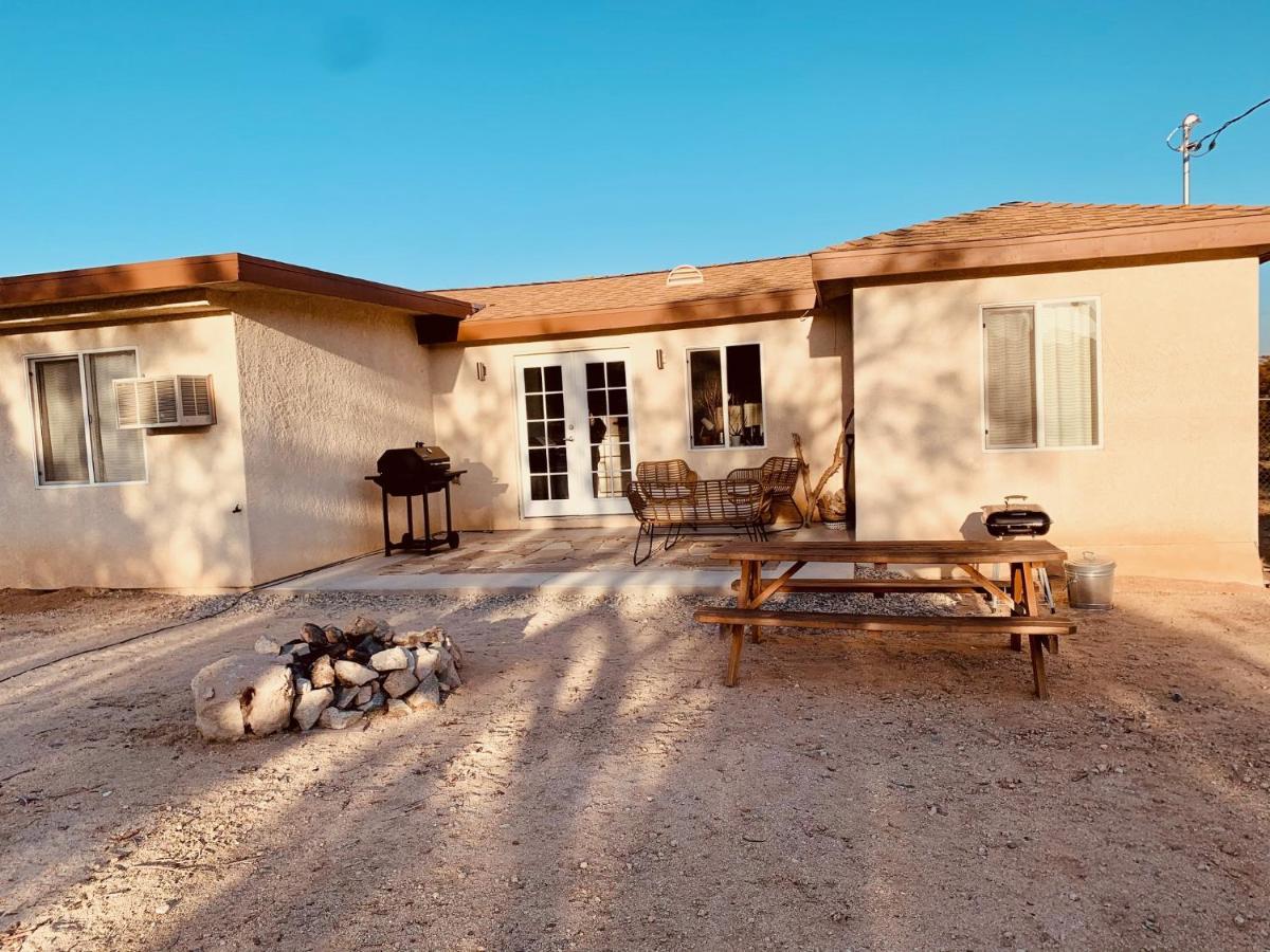 Casa Agave: Comfy Joshua Tree Cottage With Free Breakfast Bar ภายนอก รูปภาพ